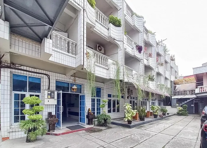 RedDoorz Syariah at Hotel Linda Pekanbaru